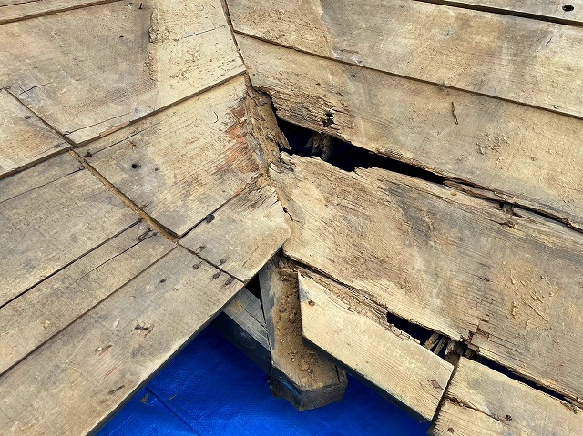 明石市の傷んでいた屋根の野地板